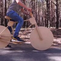 木製自転車が作られていく様子
