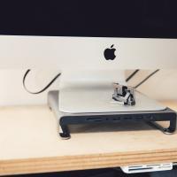 Satechi Type-C アルミニウム iMac スタンド がオシャレ